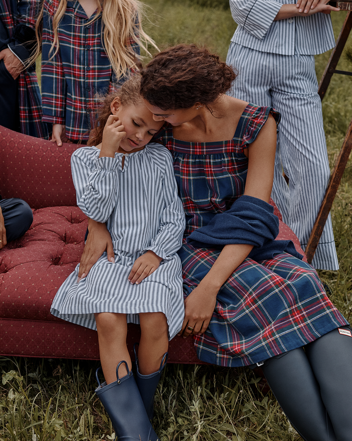 SNGDNS_Navy_LIFESTYLE1