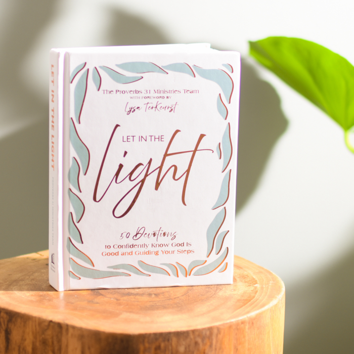 Let In the Light: 50 Devotions to Confidently Know God Is Good and Guiding Your Steps
