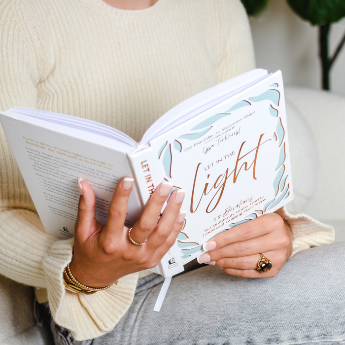 Let In the Light: 50 Devotions to Confidently Know God Is Good and Guiding Your Steps