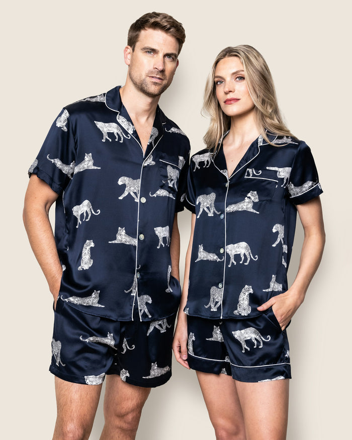 Men's navy silk pajama short set with a pattern of胱anteries de Nuit cats.