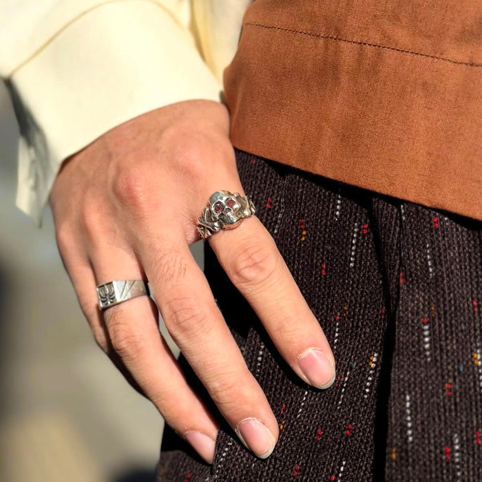Silver Sparkle Eyes Skull Ring