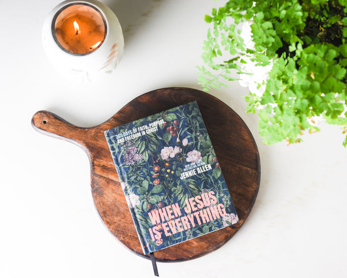 When Jesus is Everything: 365 Days of Faith, Purpose, and Freedom in Christ