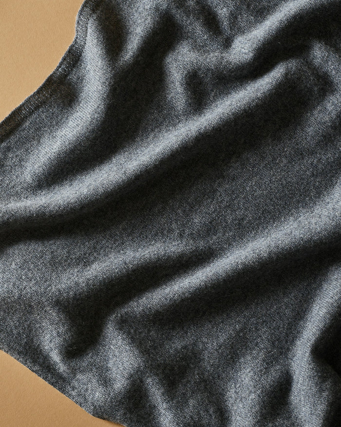 Women's Cashmere Wrap in Camel in Dark Heather Grey#Color_Dark Heather Grey