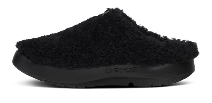 Women's OOcoozie Sherpa Mule - Black medial view